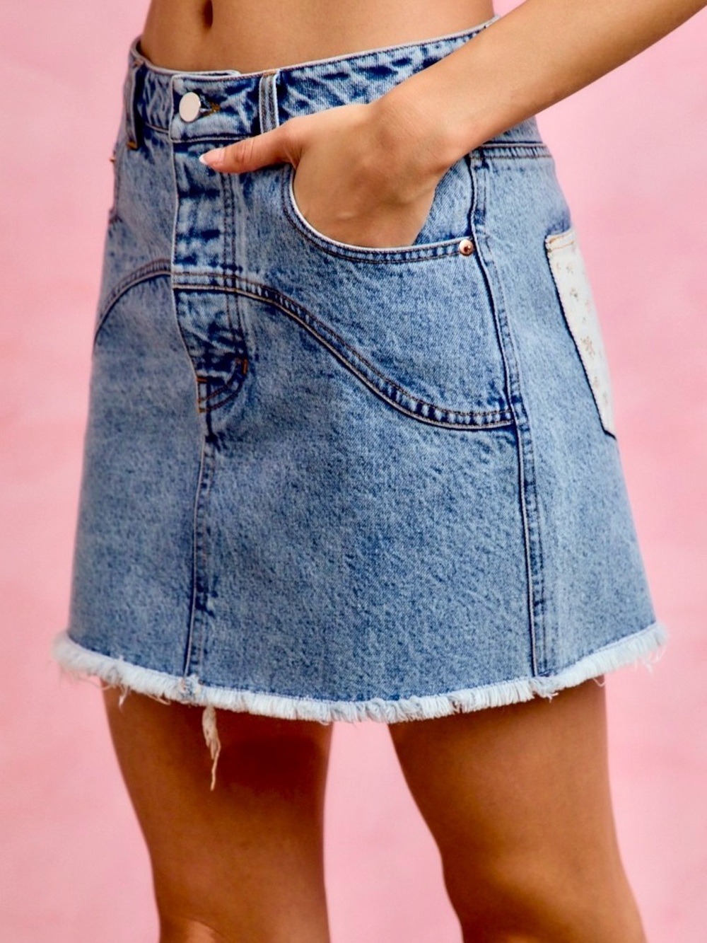 🩵Hello Gorgeous! SO ME Washed Denim Floral Contrast Pockets Mini Skirt